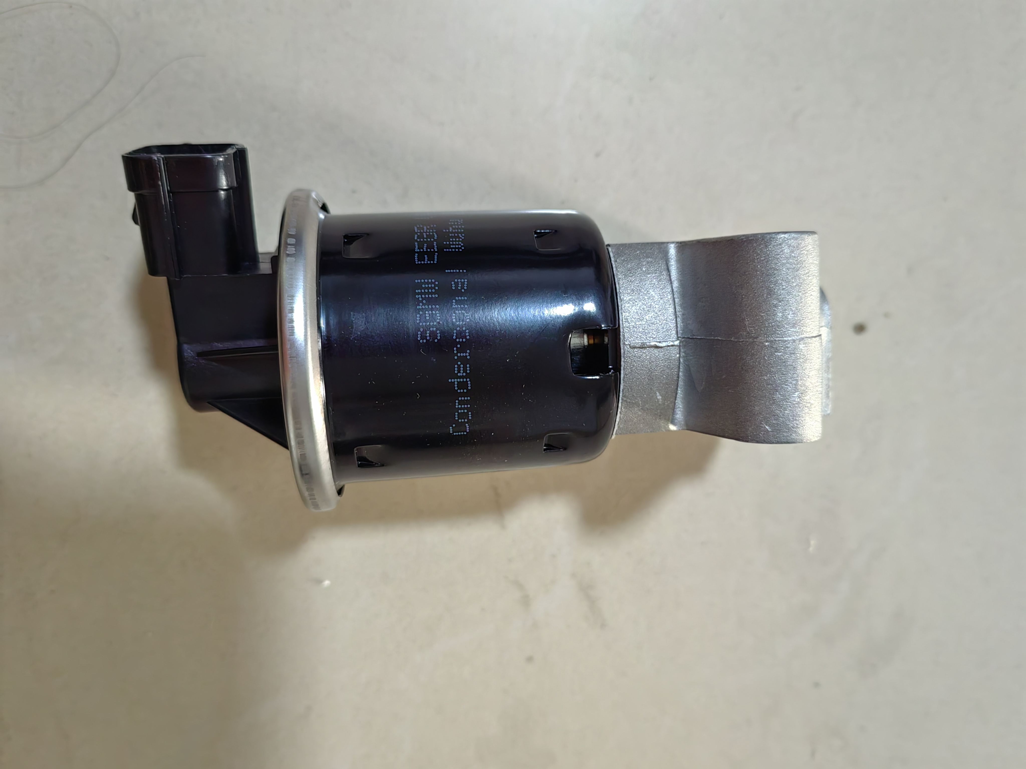 Válvula EGR Chevrolet N400 2022 que se envía con éxito Original 23863628