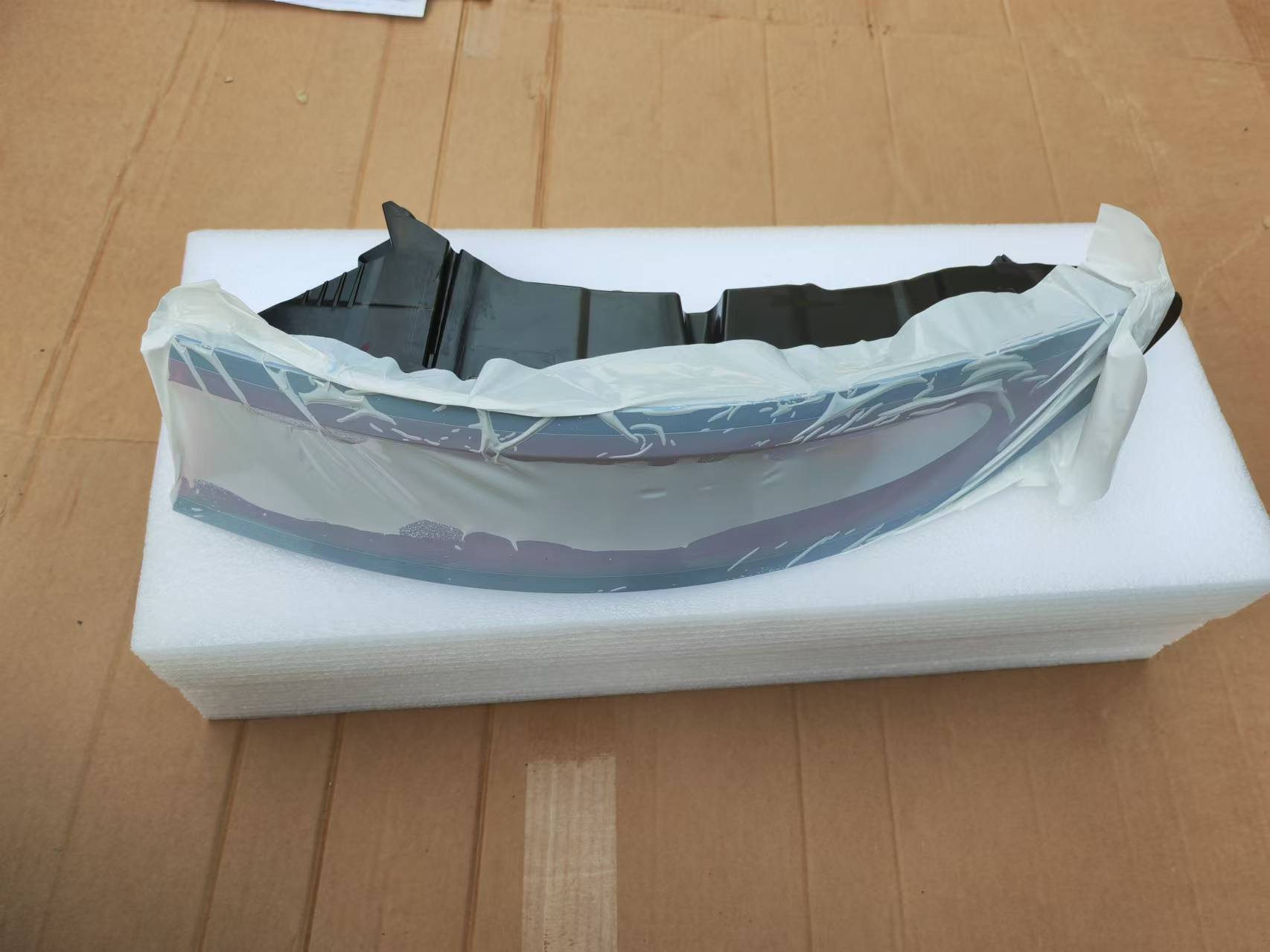 Felicitaciones por el envío de piezas de BYD Han a Polonia.