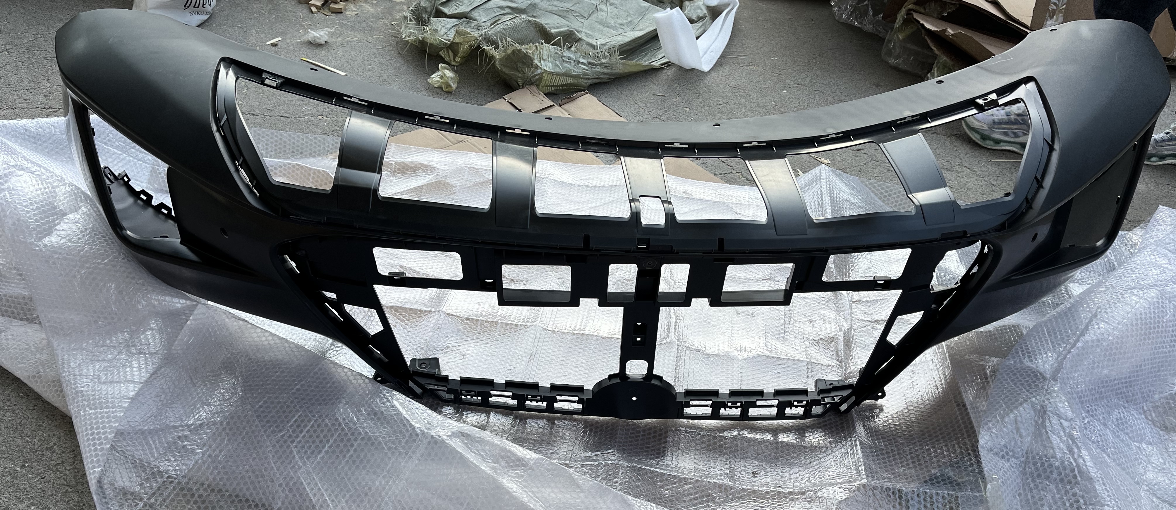 Felicitaciones por las piezas BYD Tang enviadas a Polonia