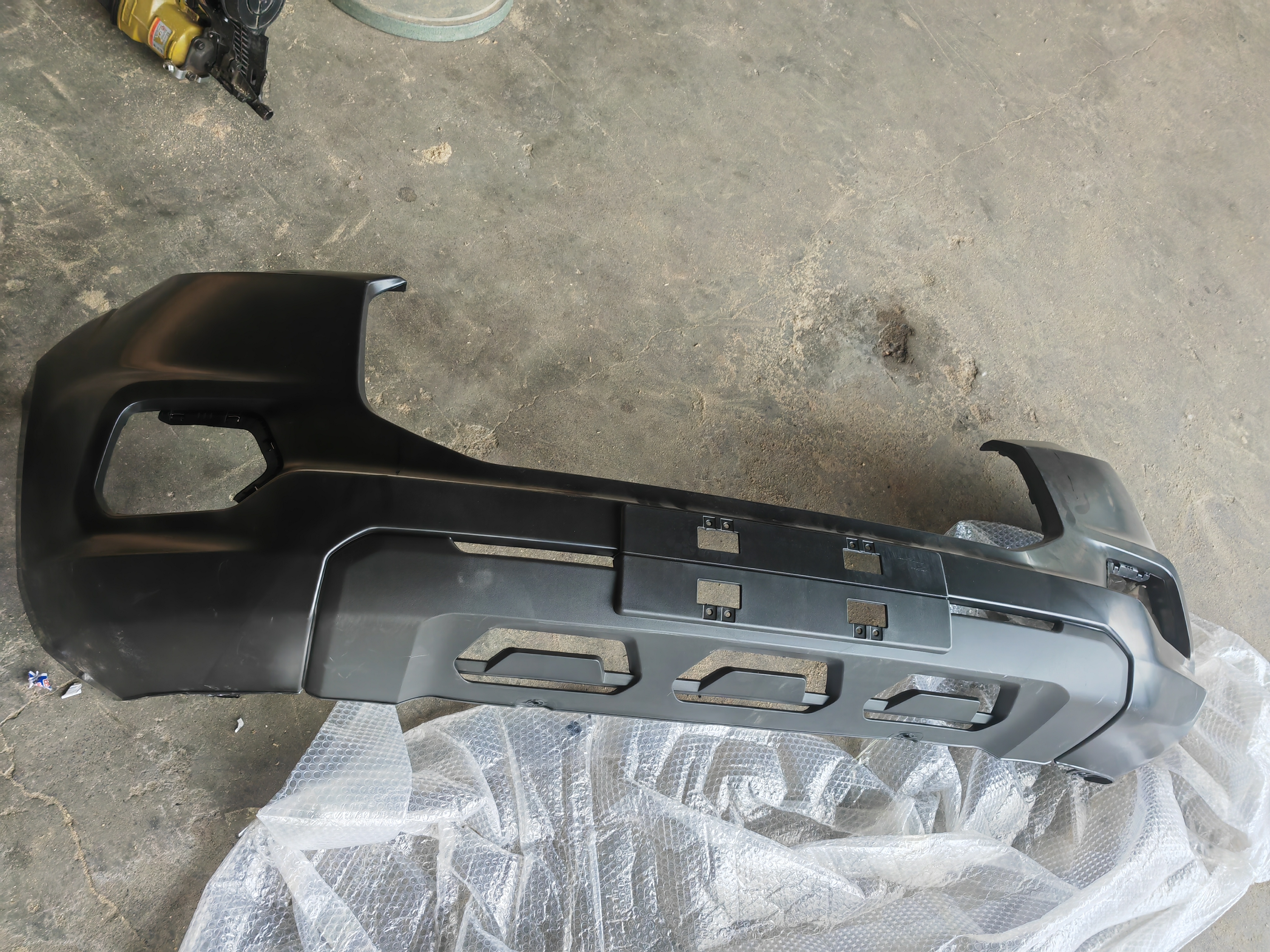 Zibo Baiwang Machinery Equipment Co., Ltd. Exporta con éxito Yuhu 7 Auto Parts a Afganistán, fortaleciendo 'Belt and Road' Cooperación internacional